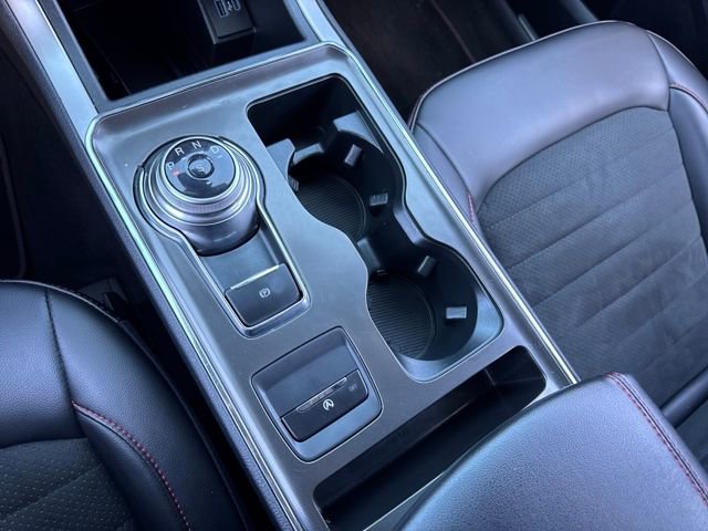 Used 2024 Ford Edge ST-Line image 16