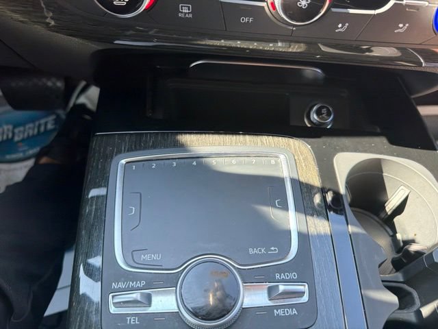 Used 2019 Audi Q7 3.0T Premium w/ Cold Weather Package AWD/4WD image 28