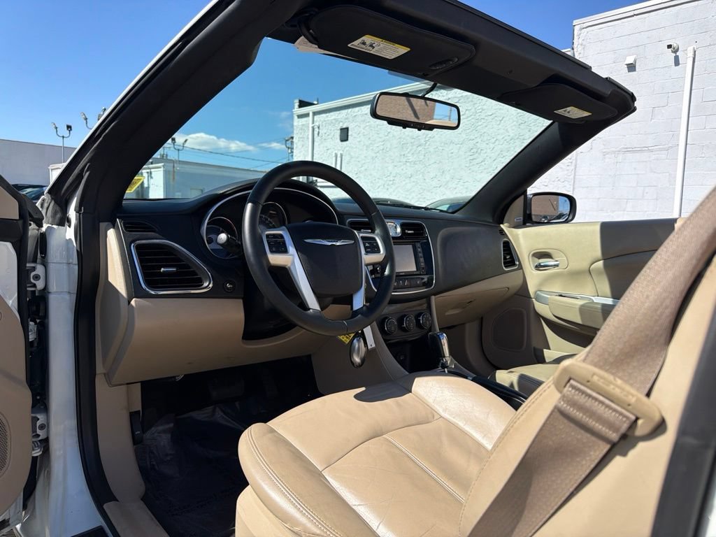 Used 2013 Chrysler 200 Limited FWD image 23