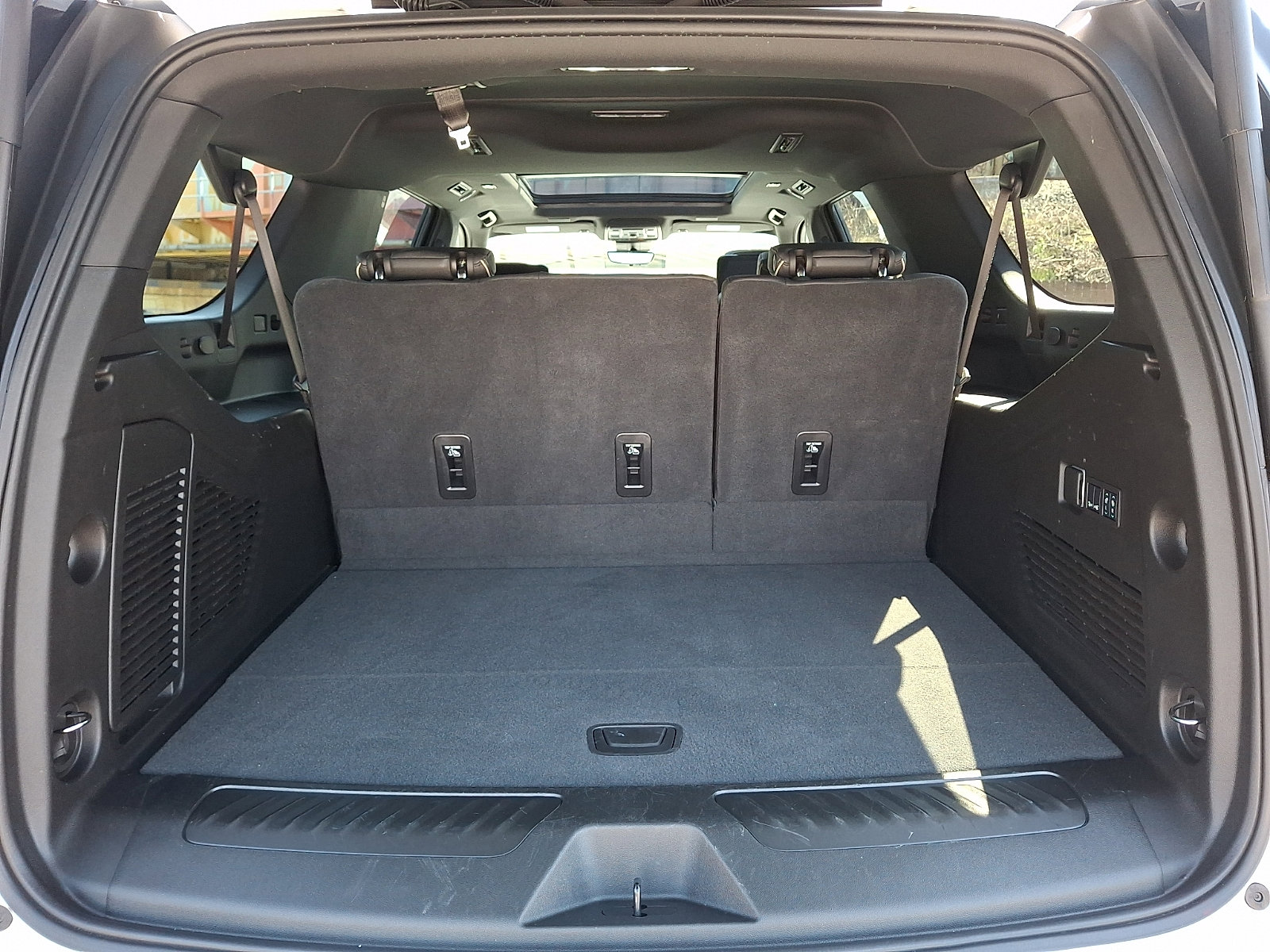 Used 2025 GMC Yukon XL Elevation w/ Elevation Premium Package image 31