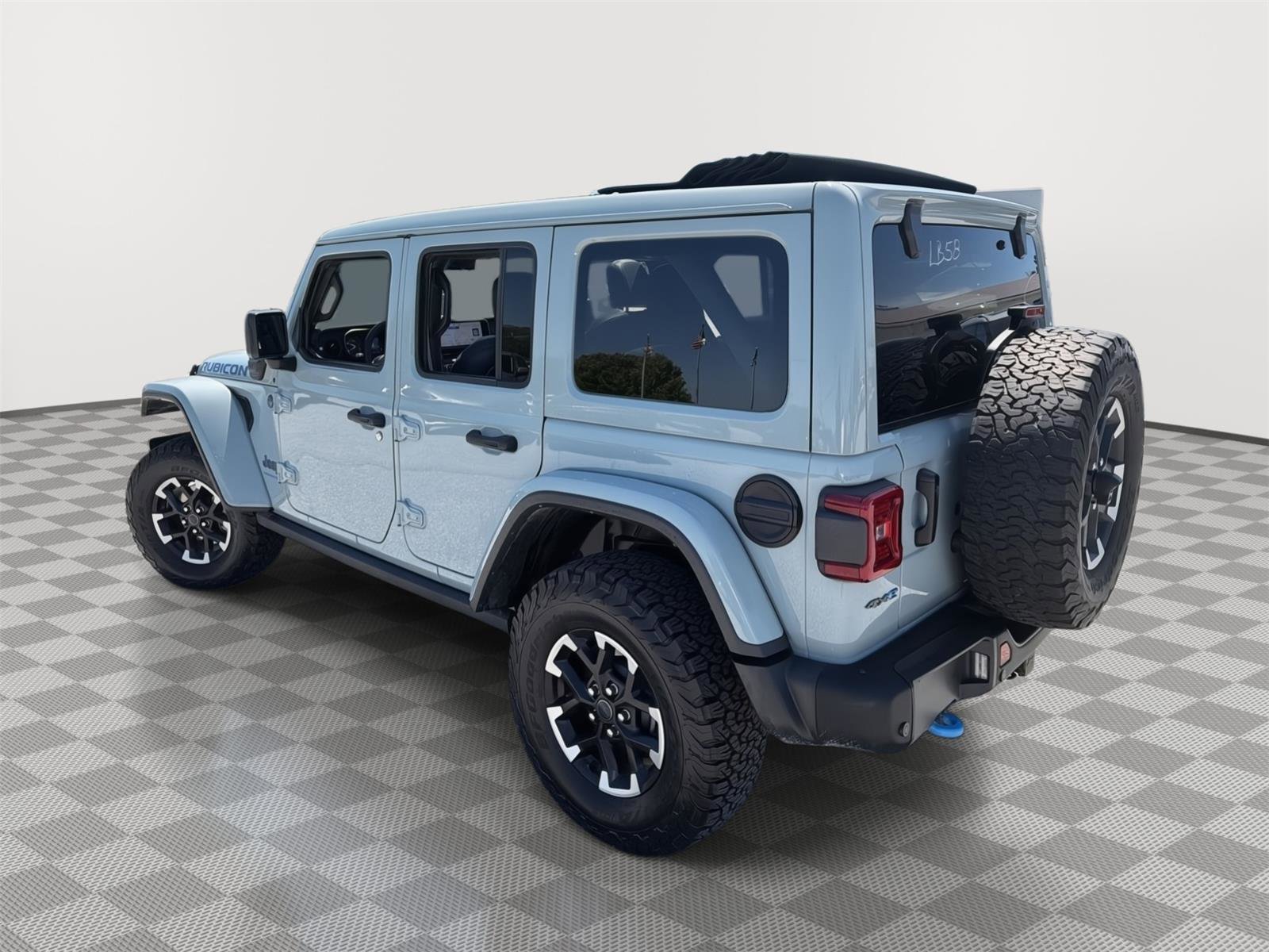 Used 2024 Jeep Wrangler Unlimited Rubicon 4xe AWD/4WD image 4