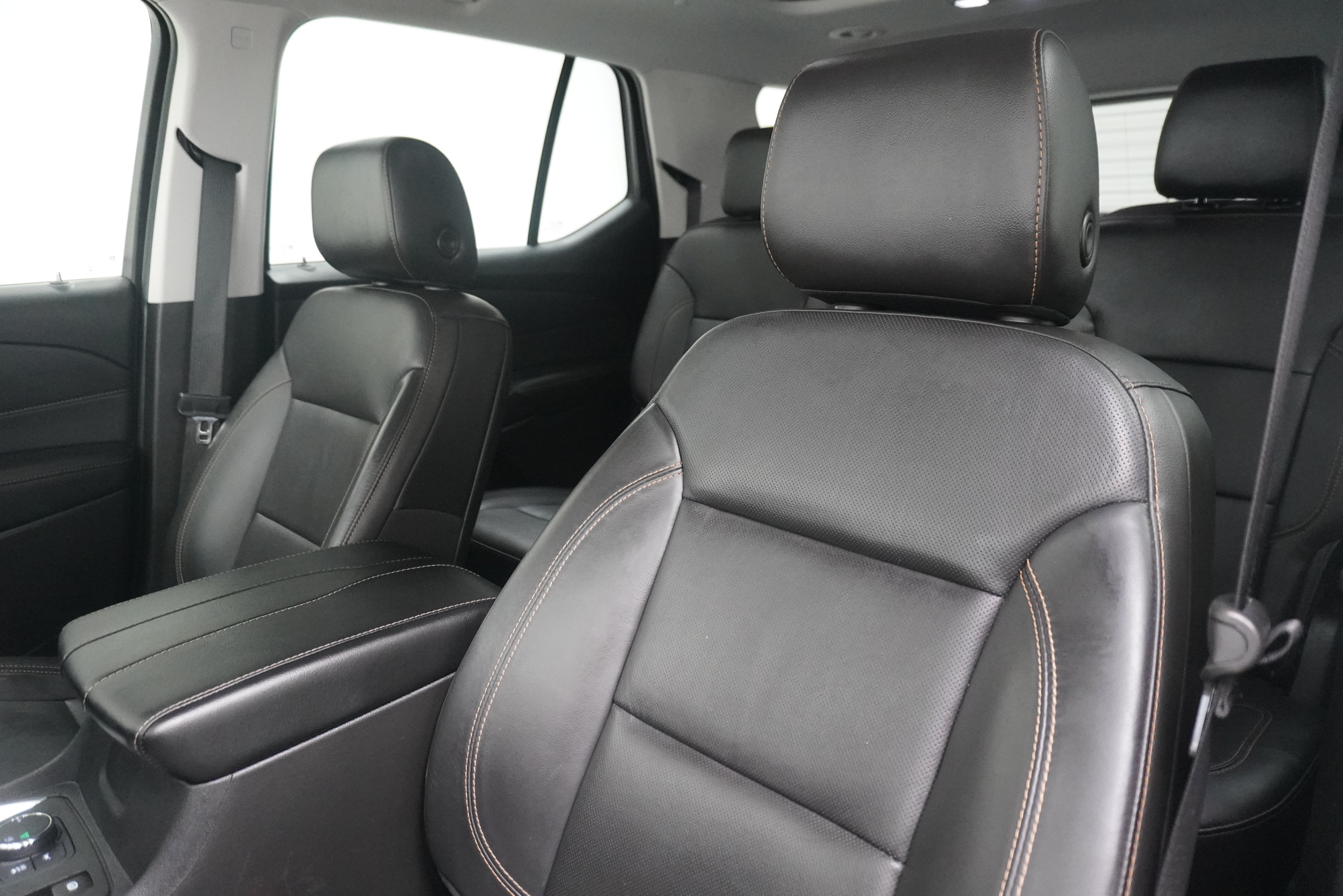 Used 2021 Chevrolet Traverse Premier w/ Redline Edition FWD image 11