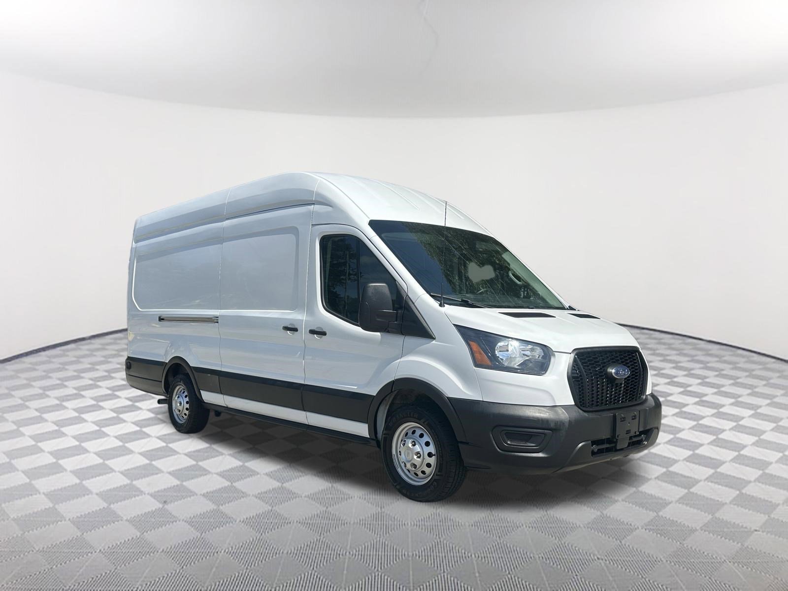 Used 2024 Ford Transit 350 148 High Roof Extended AWD image 4