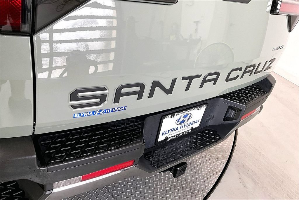 Certified 2025 Hyundai Santa Cruz Limited AWD/4WD image 33