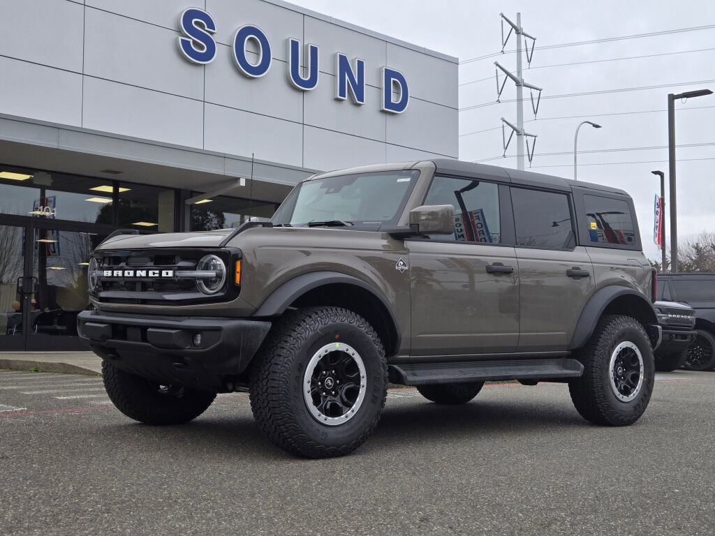 New 2026 Ford Bronco Outer Banks w/ Sasquatch Package AWD/4WD image 1
