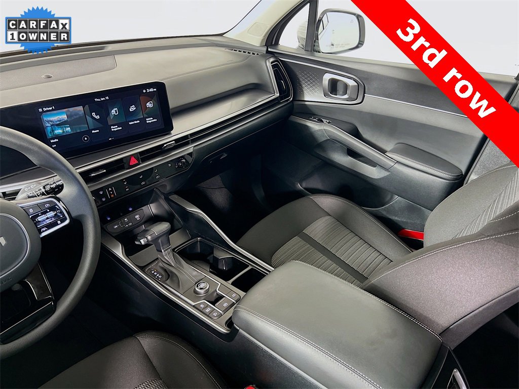 Certified 2025 Kia Sorento LX image 21