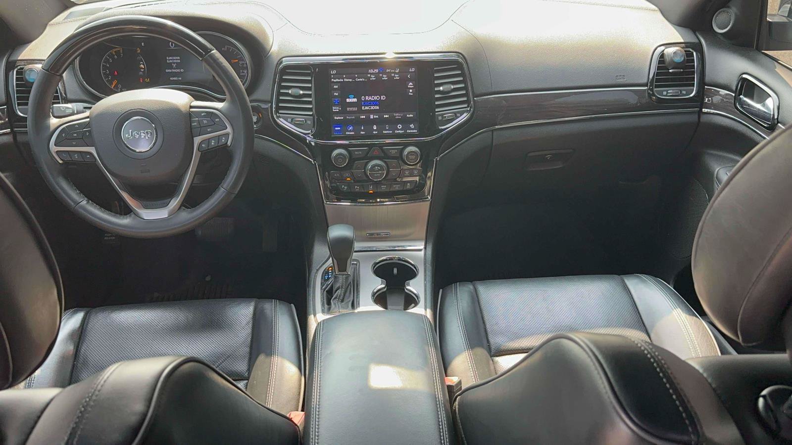 Used 2019 Jeep Grand Cherokee Overland AWD/4WD image 11