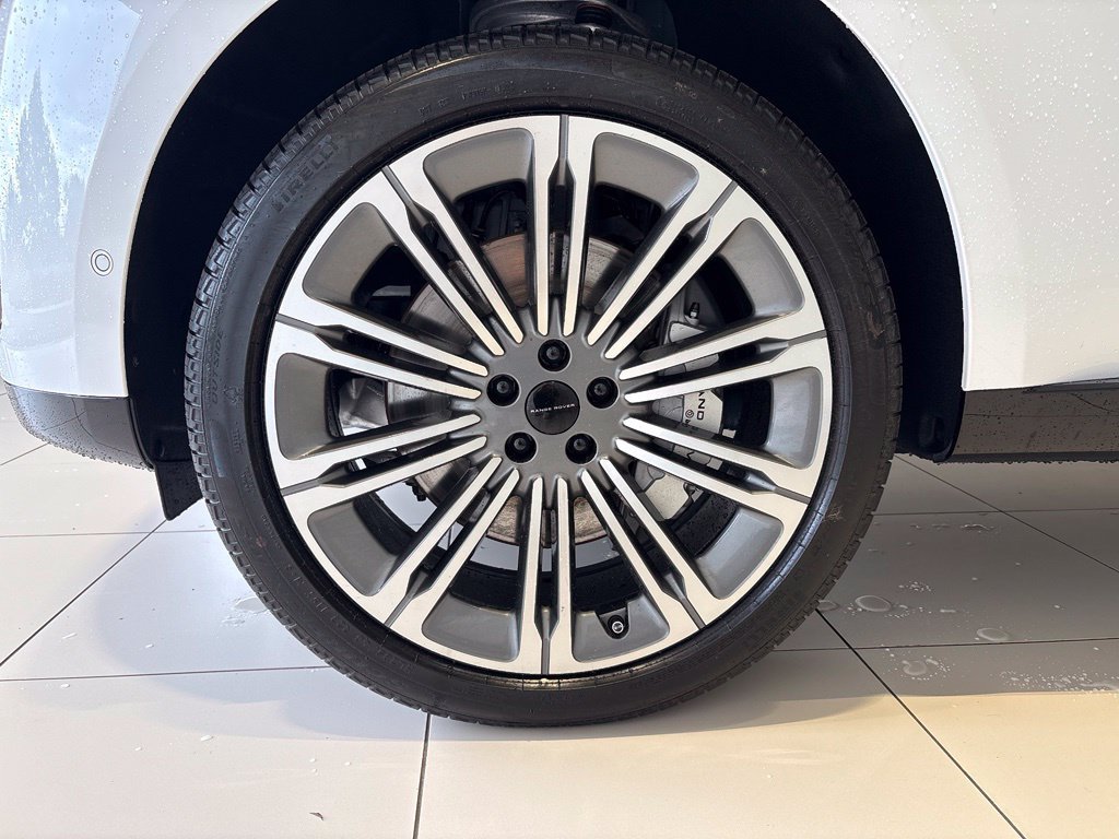 New 2026 Land Rover Range Rover Long Wheelbase SE AWD/4WD image 10