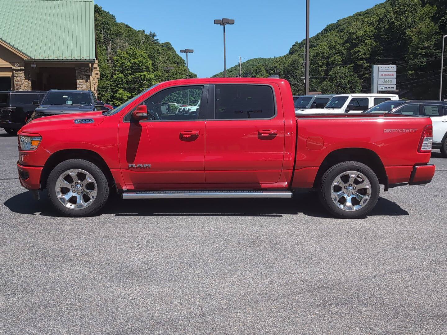Used 2022 RAM 1500 Big Horn AWD/4WD image 40
