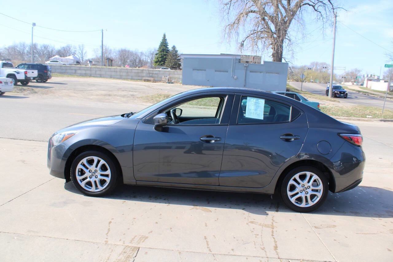 Used 2016 Scion iA FWD image 1