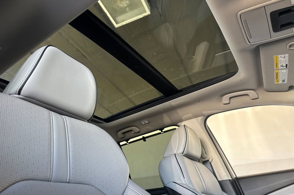 Used 2023 Honda Pilot Elite image 15