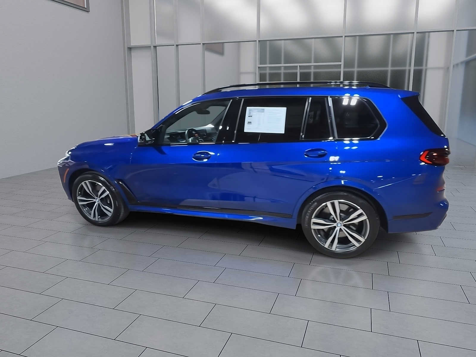 Used 2025 BMW X7 M60i w/ Executive Package AWD/4WD image 6