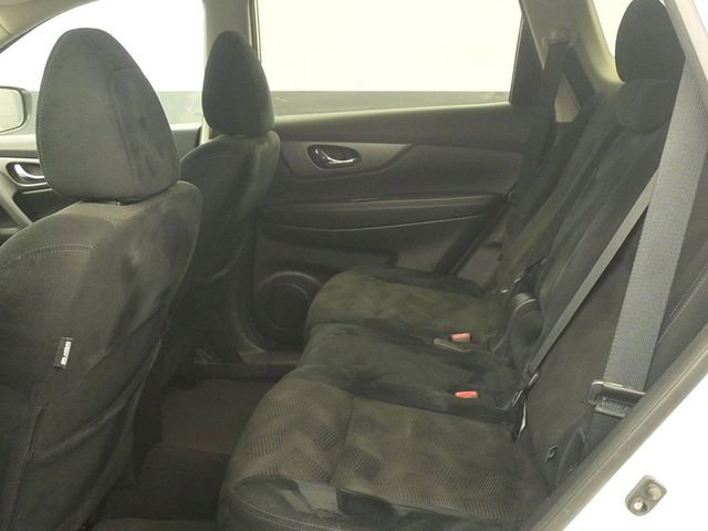 Used 2015 Nissan Rogue SV w/ SV Premium Package image 10