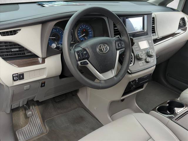 Used 2018 Toyota Sienna XLE AWD/4WD image 10