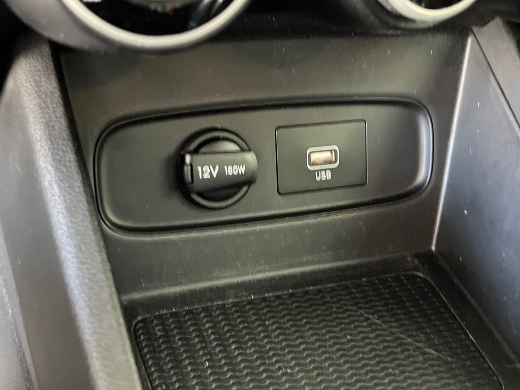 Used 2021 Hyundai Venue SE image 35