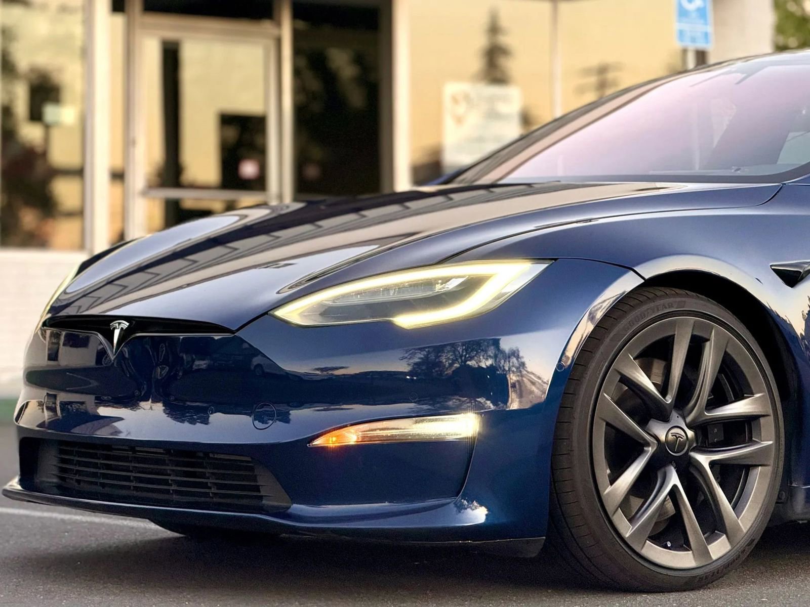 Used 2021 Tesla Model S Long Range image 4