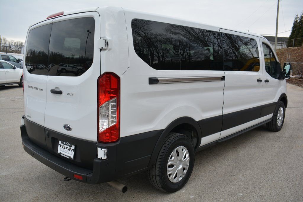 Used 2023 Ford Transit 350 XLT image 5