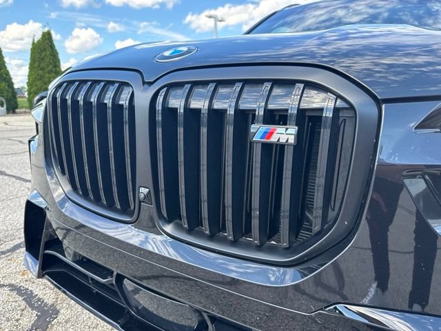 Used 2025 BMW X7 M60i AWD/4WD image 11