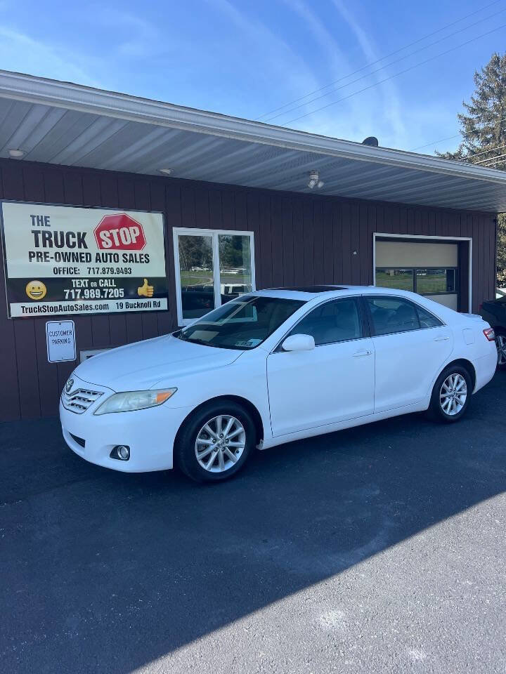 Used 2011 Toyota Camry XLE w/ SE/XLE Extra-Value Pkg image 1