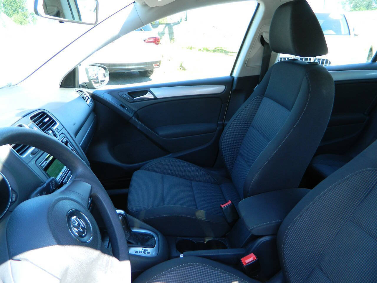 Used 2013 Volkswagen Golf 4-Door FWD image 13