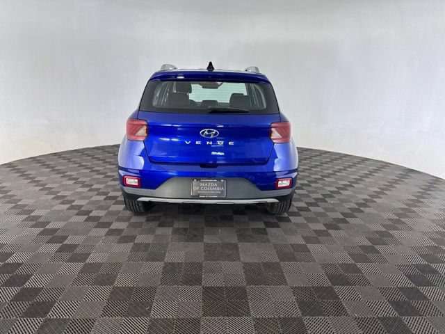 Used 2022 Hyundai Venue Limited FWD image 6