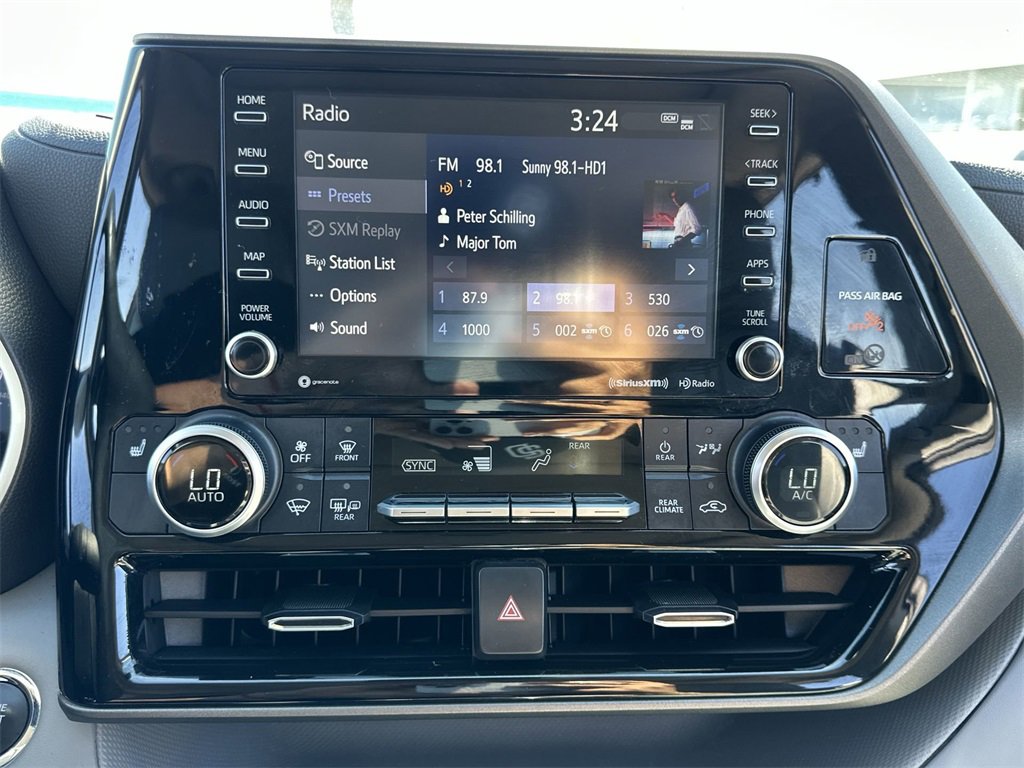 Used 2022 Toyota Highlander XLE image 27
