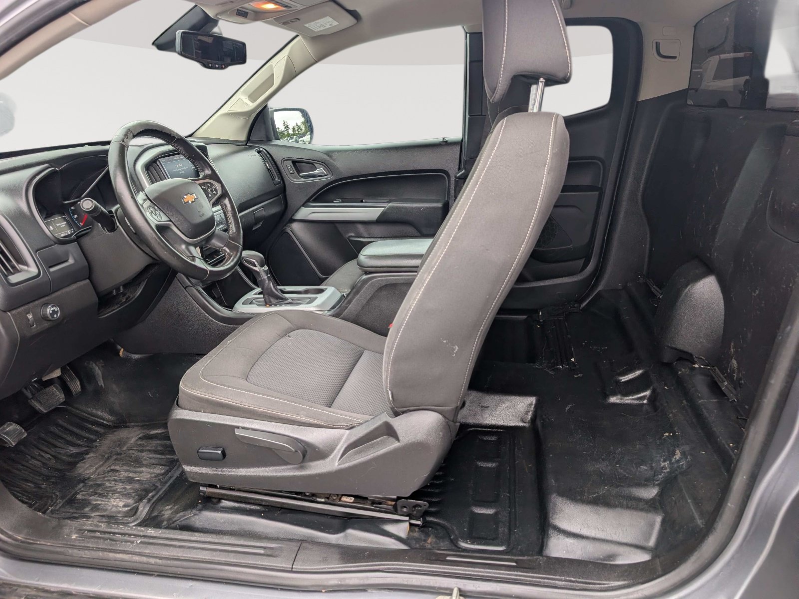 Used 2022 Chevrolet Colorado LT w/ Fleet Safety Package RWD image 16