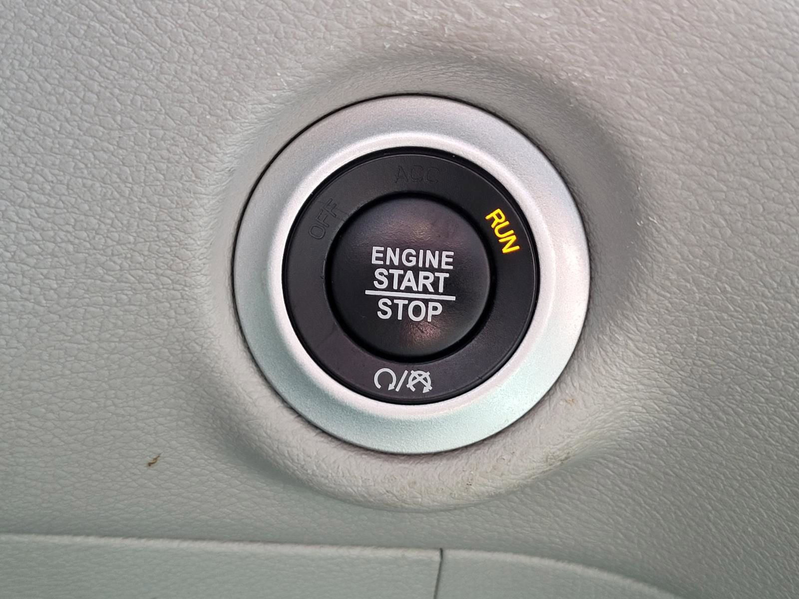 Used 2024 Chrysler Pacifica Touring-L FWD image 27
