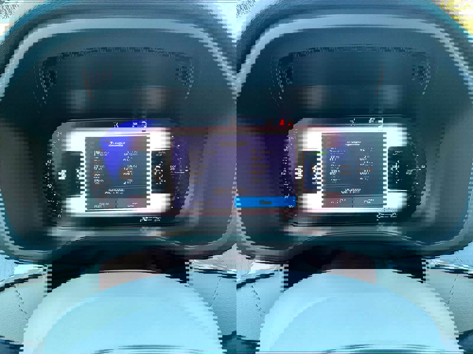 Used 2025 Volvo XC60 T8 Plus w/ Protection Package Premier image 23