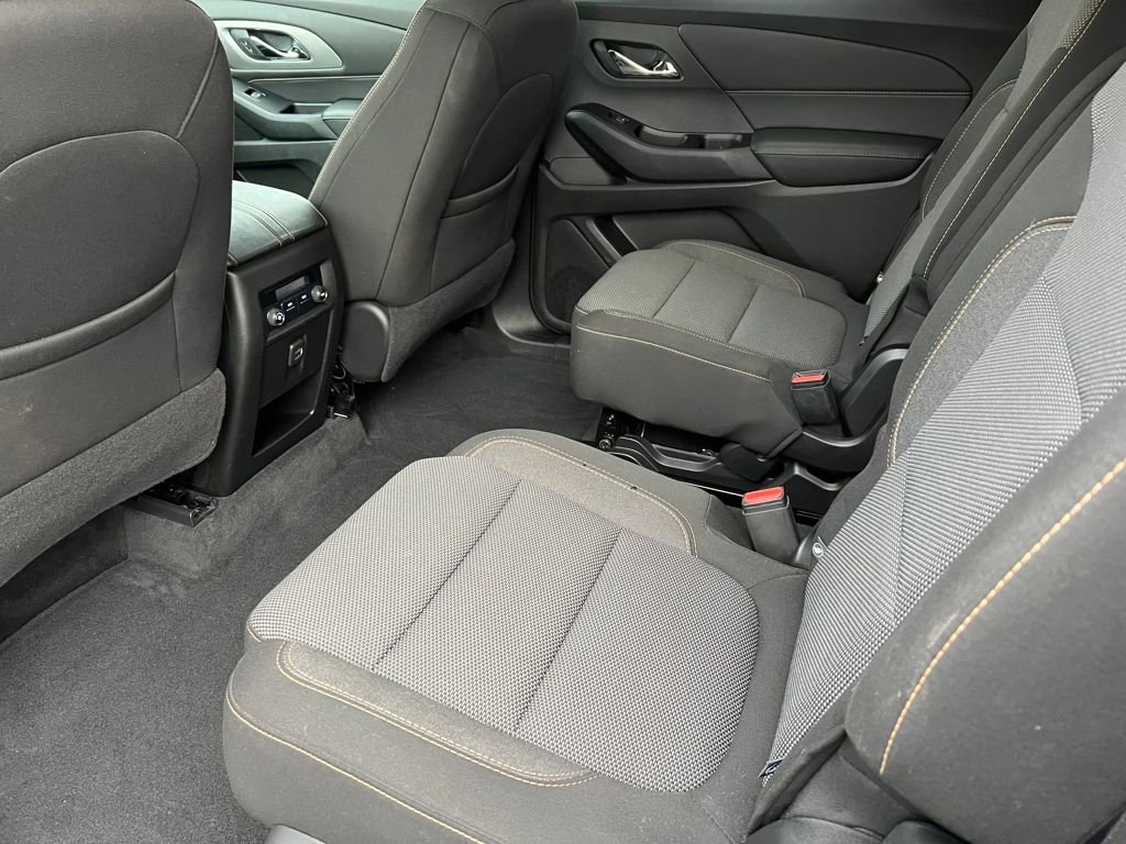 Used 2018 Chevrolet Traverse LT image 11
