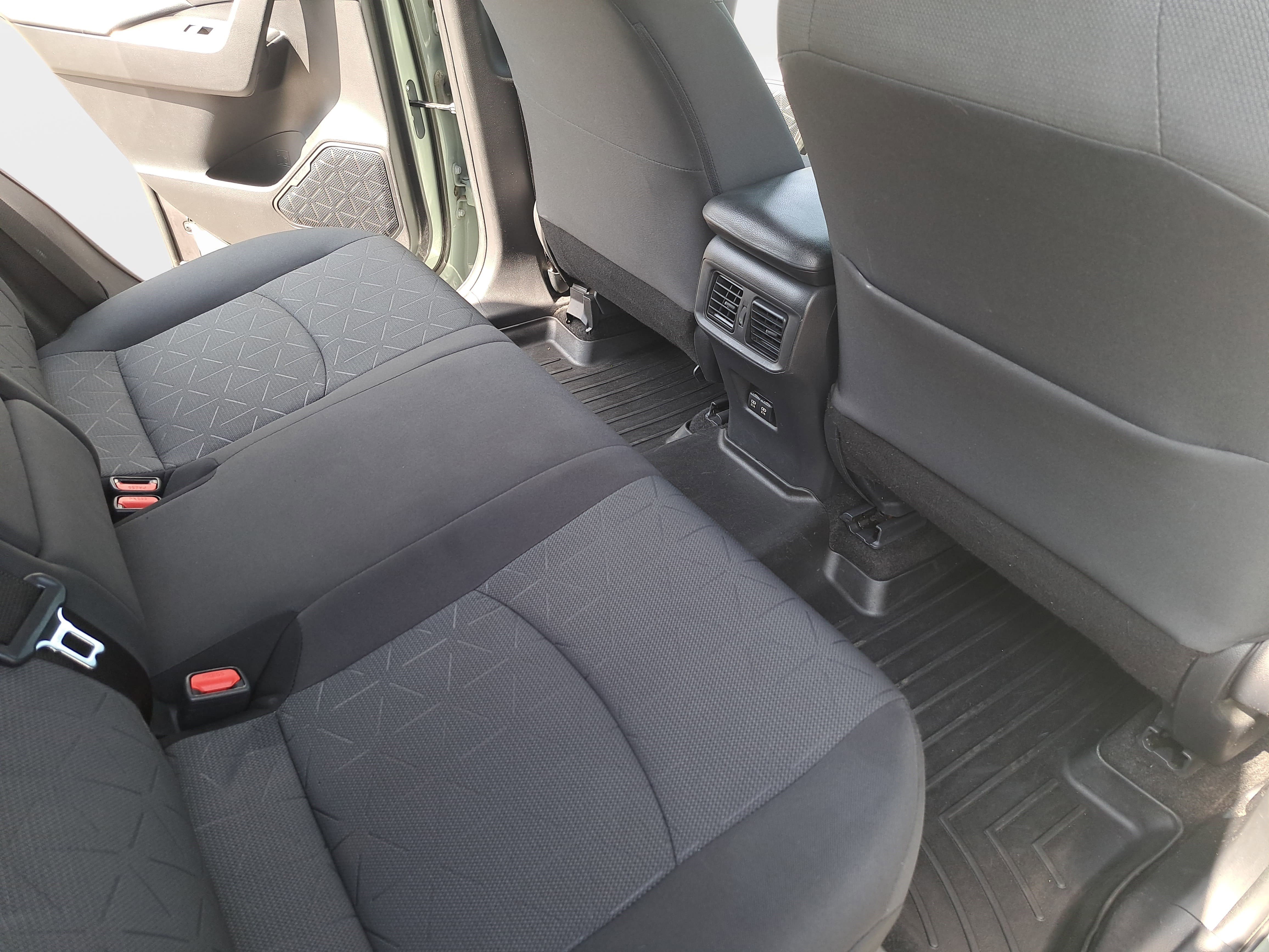 Used 2020 Toyota RAV4 XLE image 11