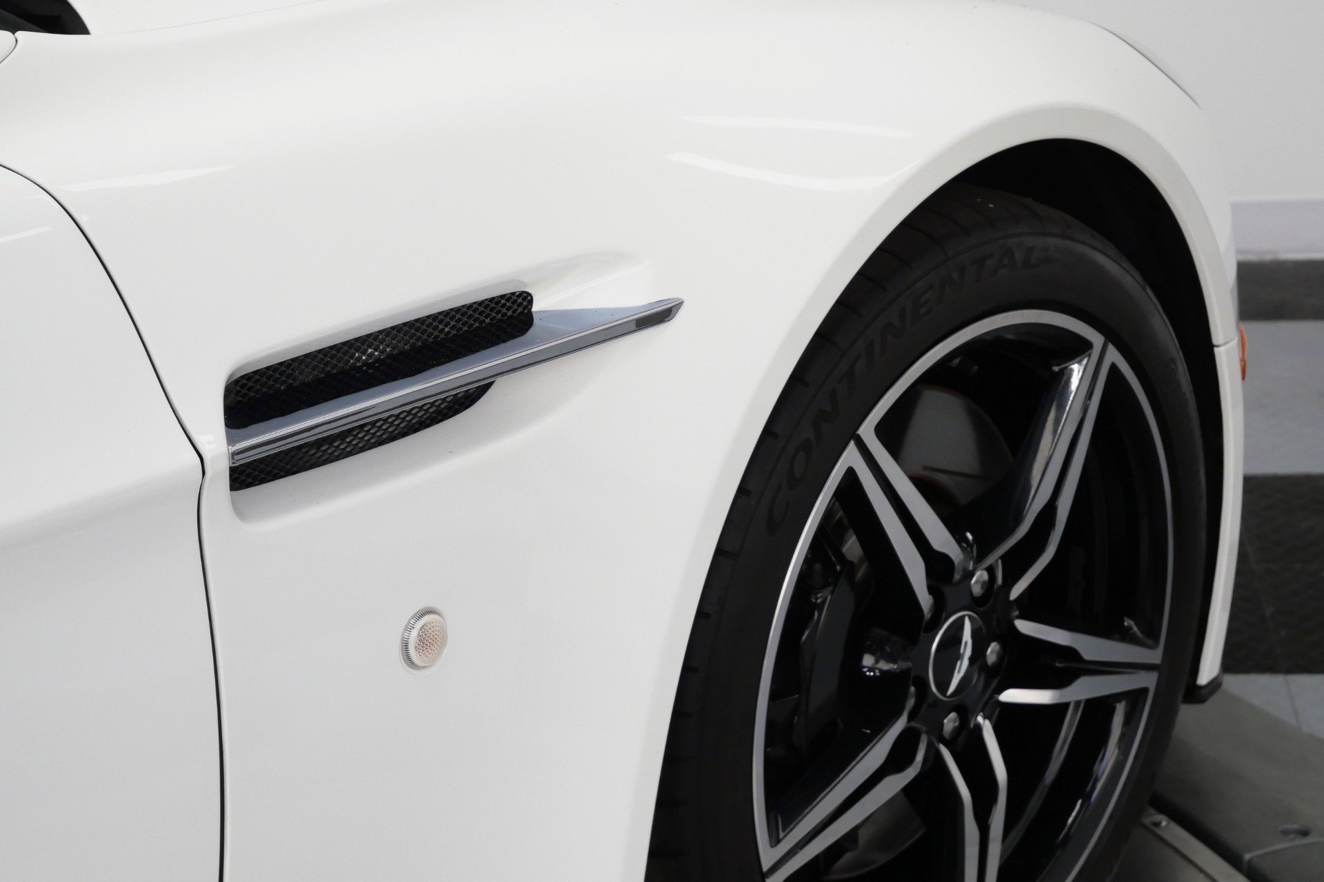 Used 2016 Aston Martin V8 Vantage GT RWD image 37