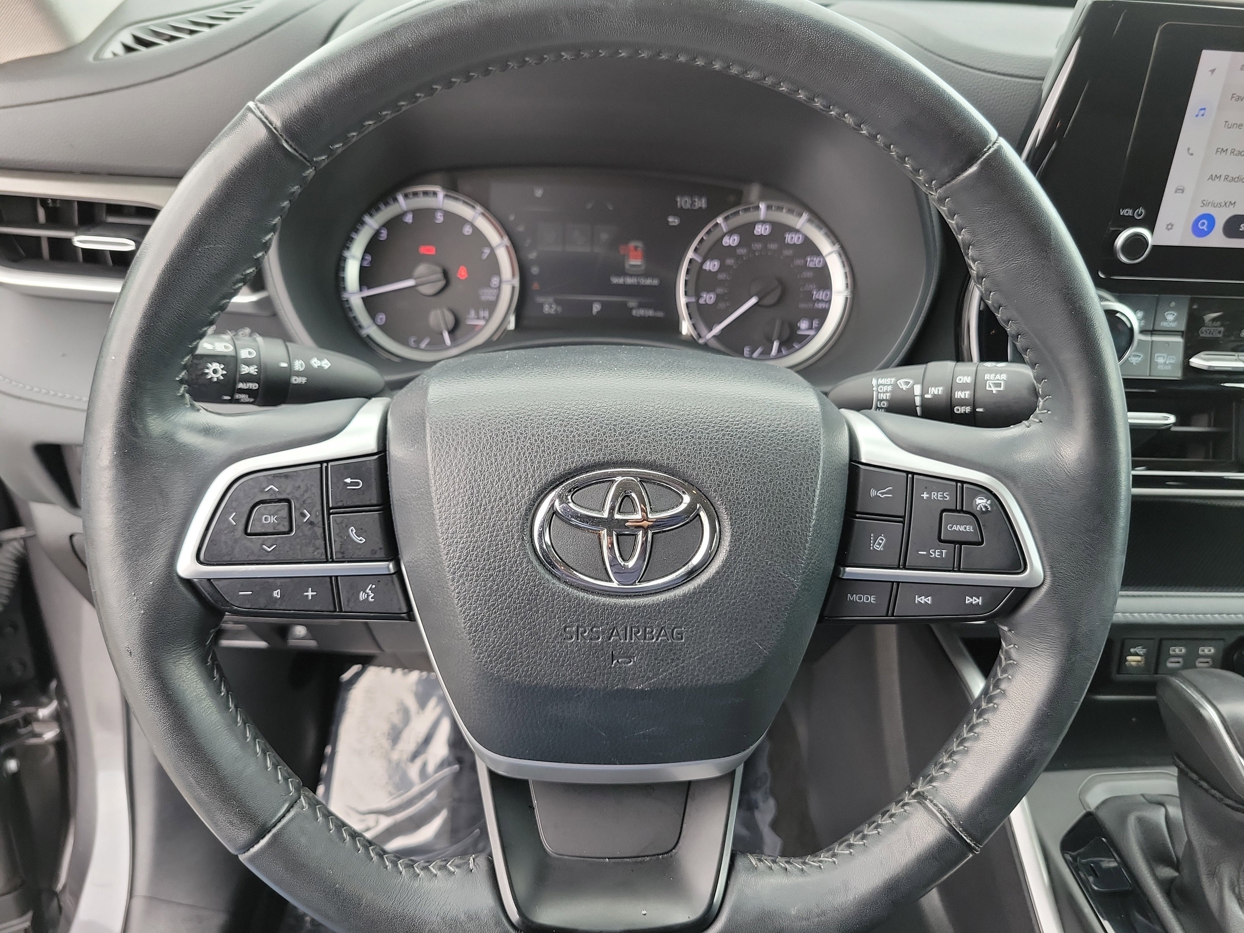 Used 2023 Toyota Highlander LE FWD image 21