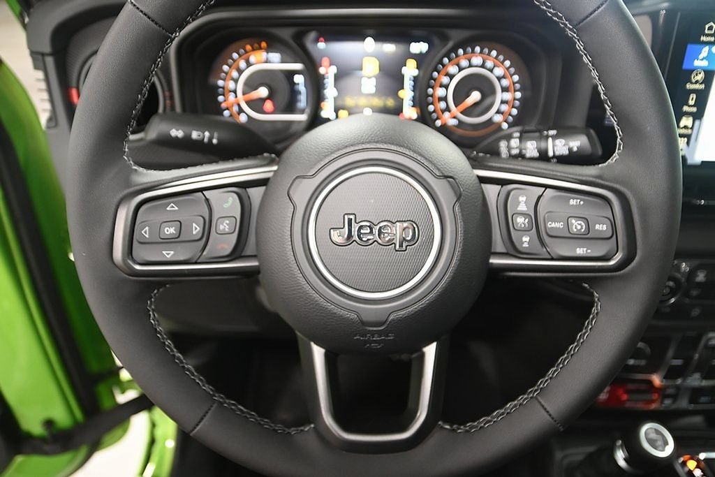 New 2025 Jeep Wrangler Unlimited Rubicon w/ Convenience Group AWD/4WD image 12