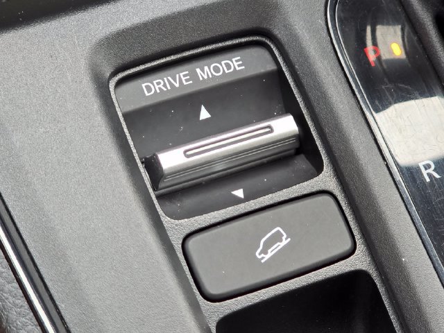 Used 2025 Honda CR-V Sport Touring image 19