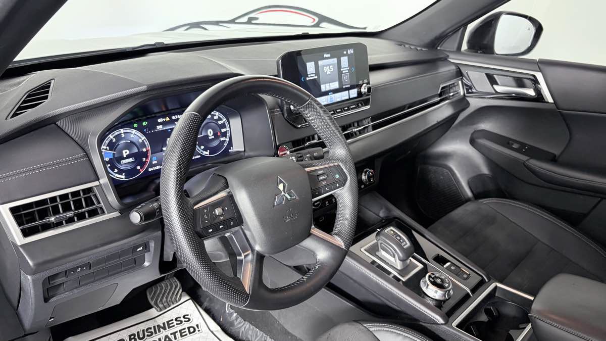 Used 2023 Mitsubishi Outlander ES AWD/4WD image 11