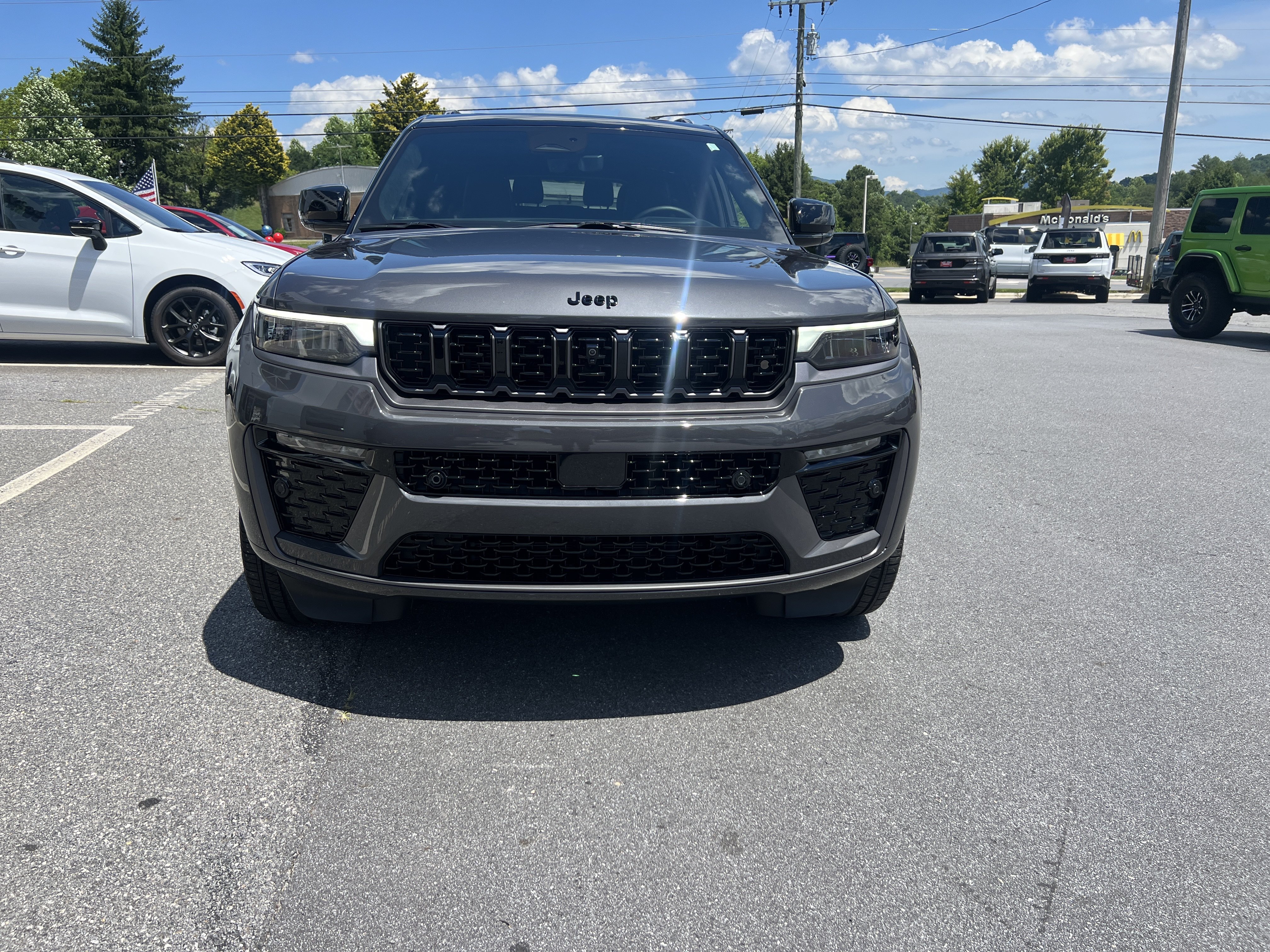 Used 2026 Jeep Grand Cherokee L Summit w/ Obsidian Package AWD/4WD image 5