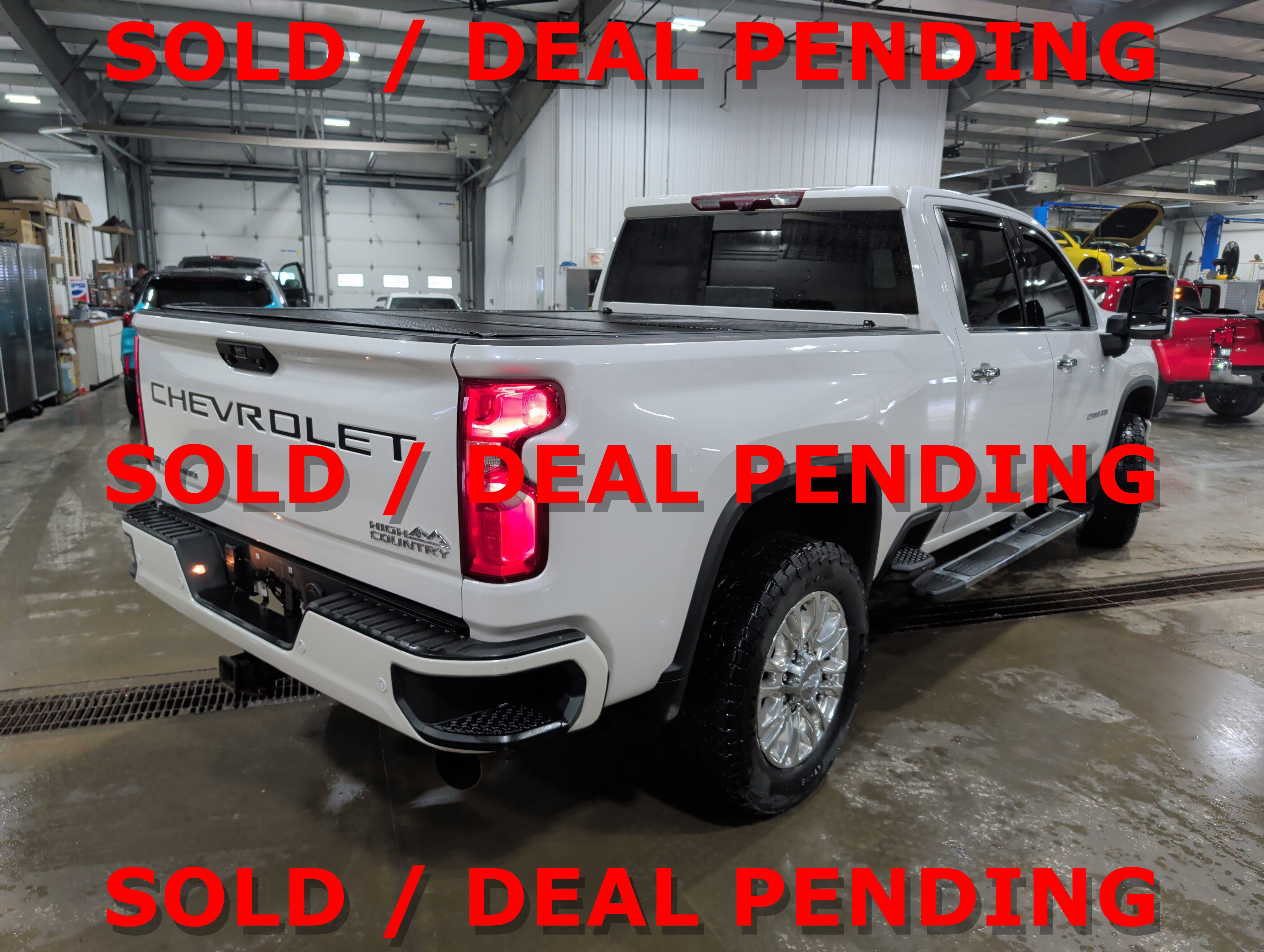 Used 2020 Chevrolet Silverado 2500 High Country image 3