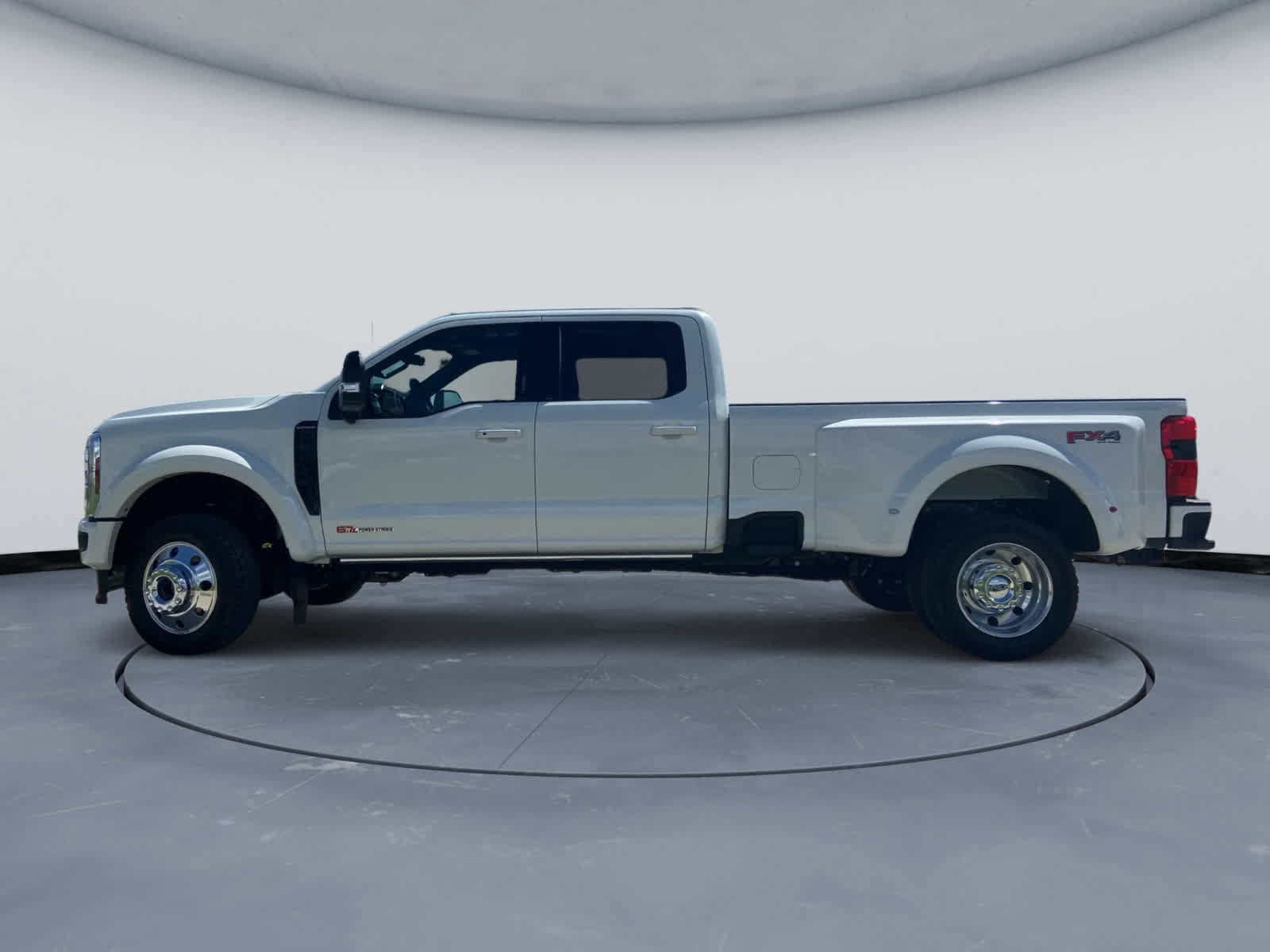 New 2026 Ford F450 Platinum w/ FX4 Off-Road Package AWD/4WD image 2