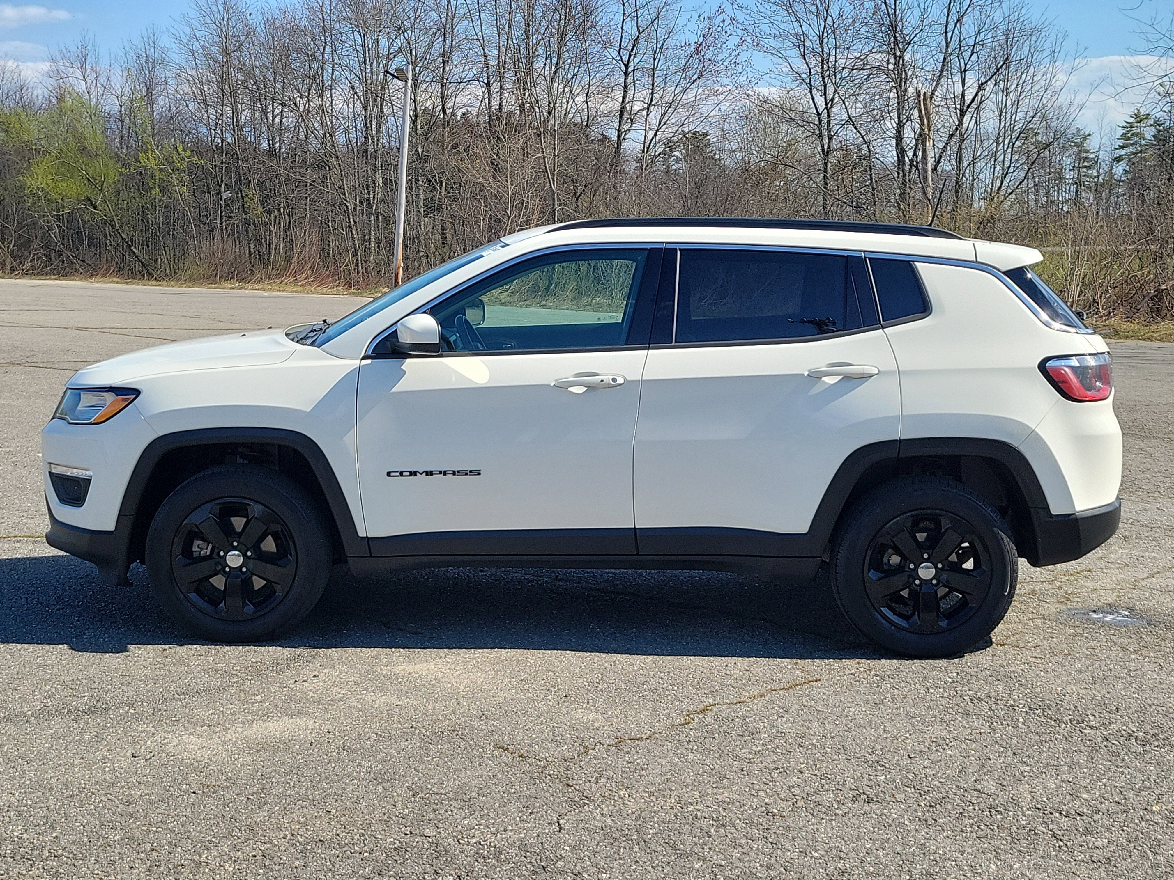 Used 2019 Jeep Compass Latitude w/ Popular Equipment Group AWD/4WD image 8