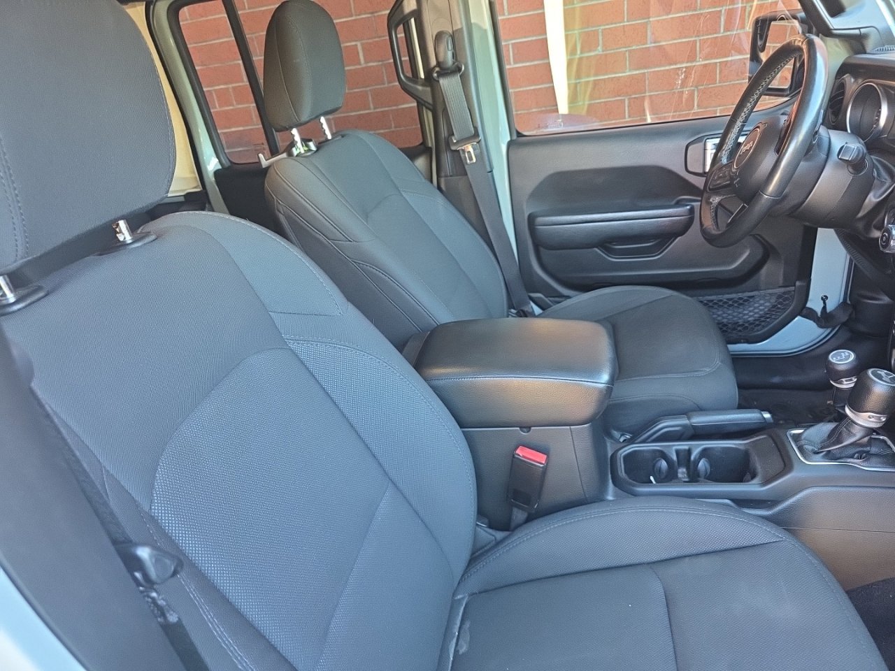 Used 2023 Jeep Wrangler Unlimited Sport AWD/4WD image 38