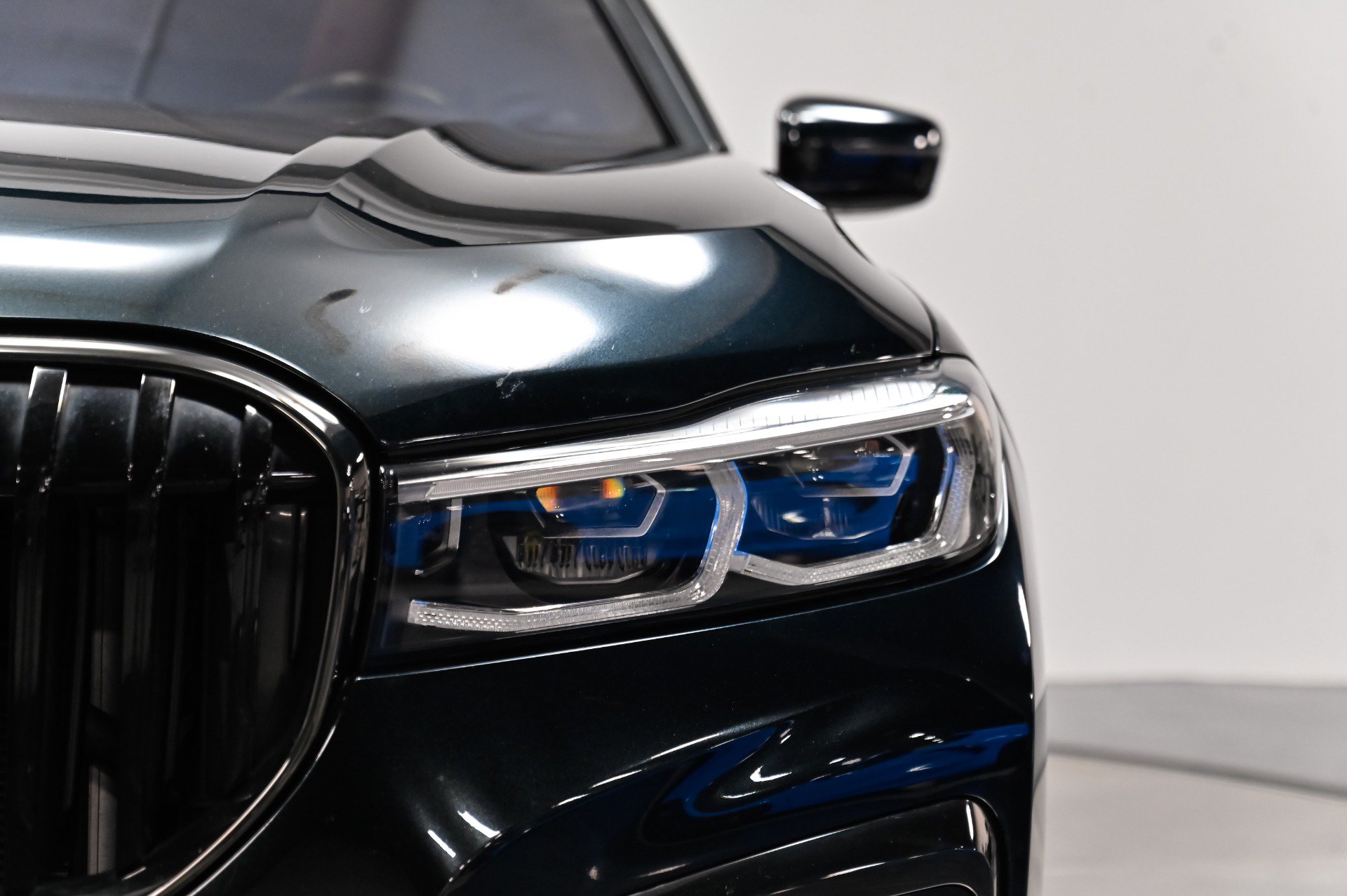 Used 2022 BMW M760i xDrive AWD/4WD image 56