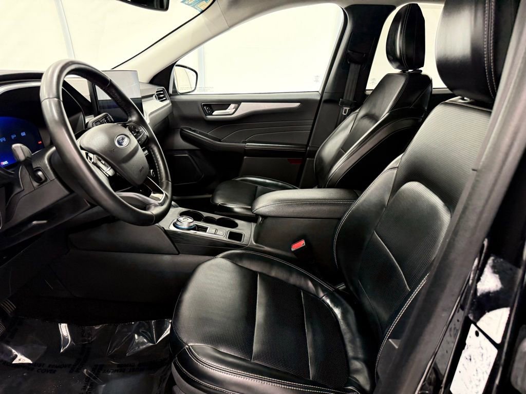 Used 2024 Ford Escape Platinum AWD/4WD image 14