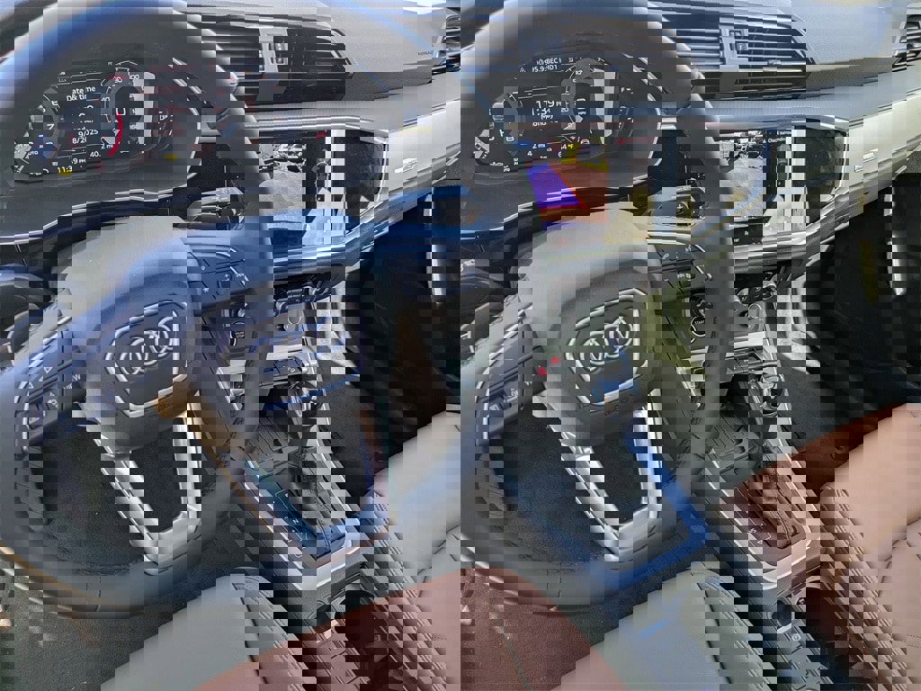 New 2025 Audi Q3 2.0T Premium image 15