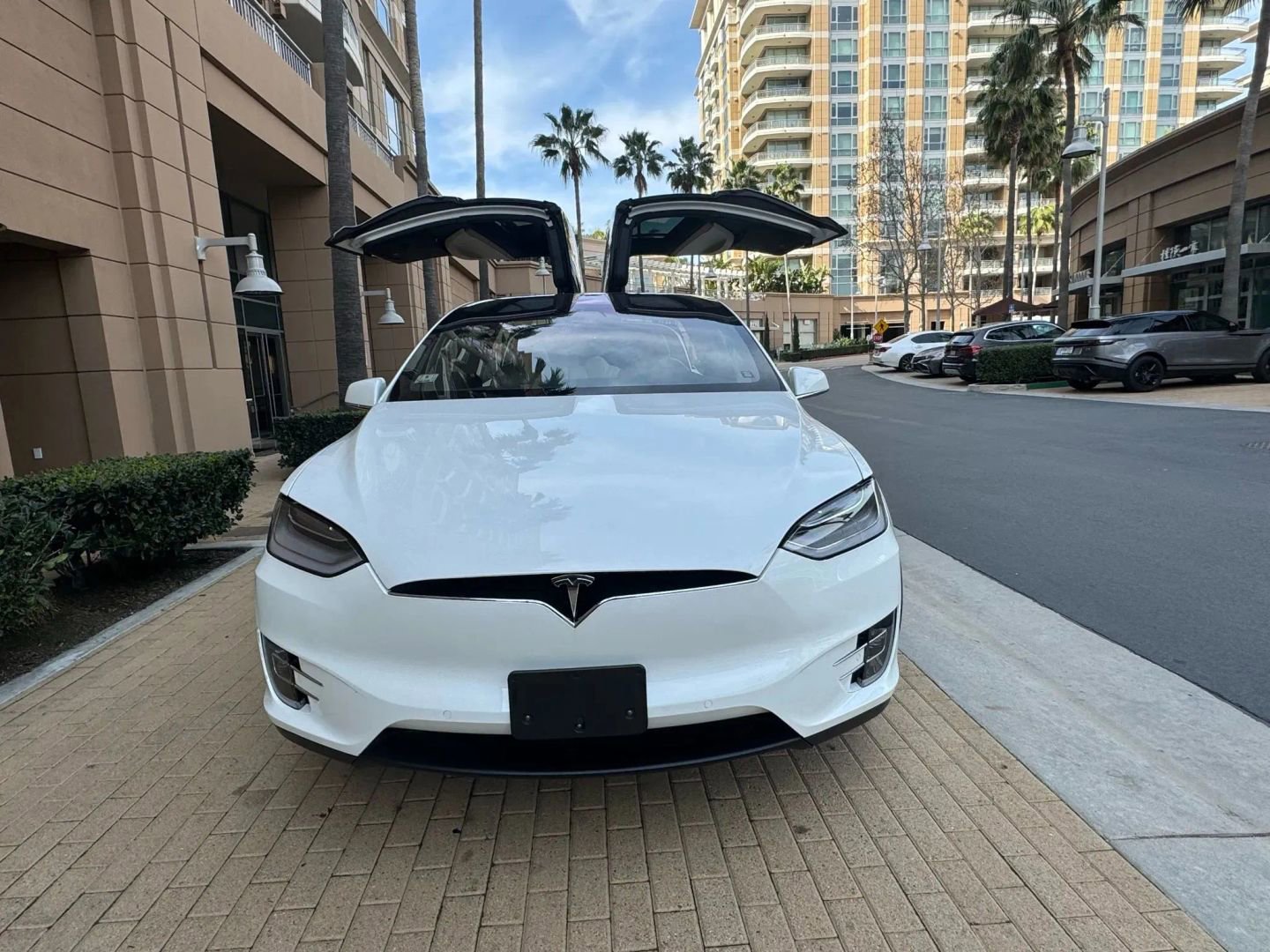 Used 2020 Tesla Model X Long Range AWD/4WD image 2