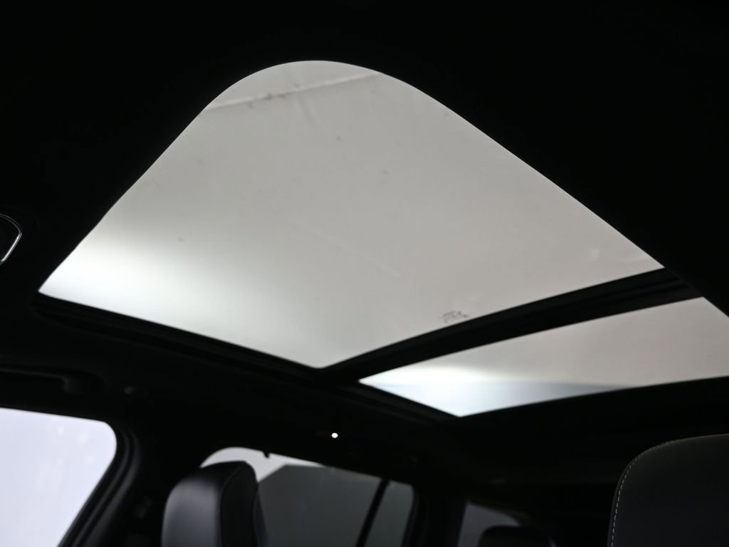 Used 2025 Jeep Grand Cherokee Limited w/ Luxury Tech Group II image 21