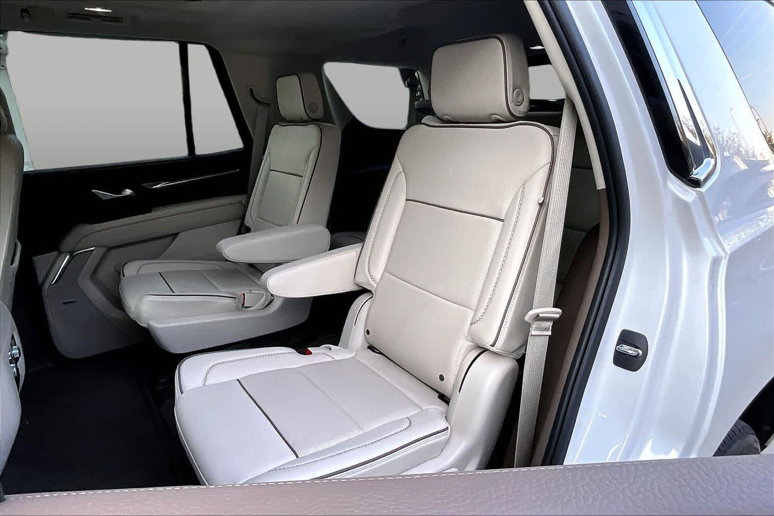 Used 2023 GMC Yukon Denali w/ LPO, Floor Liner Package AWD/4WD image 21