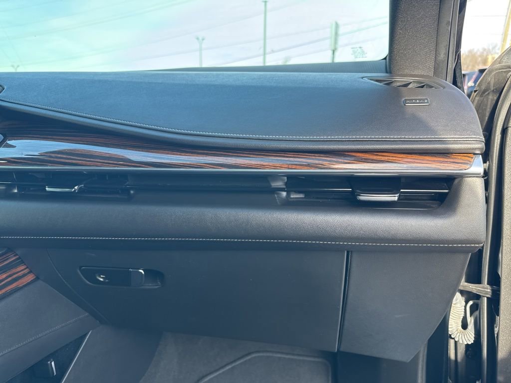 Used 2023 Cadillac Escalade Premium Luxury image 24