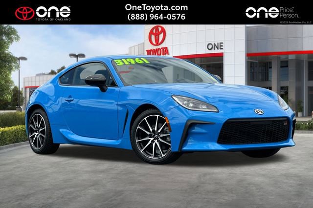 Used 2022 Toyota GR86 RWD image 1