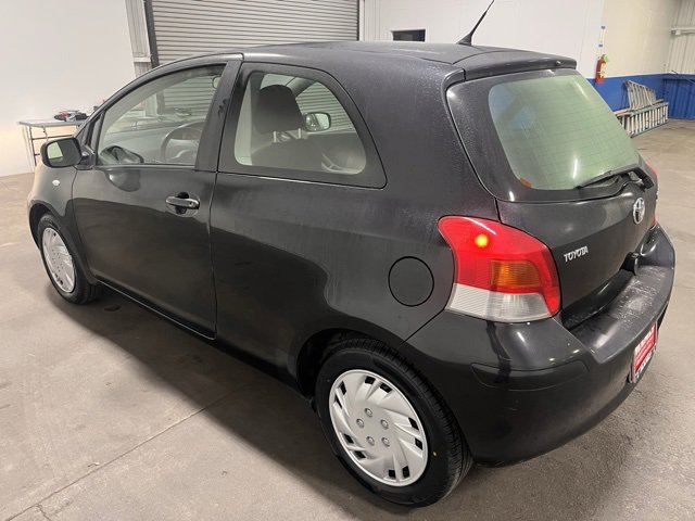 Used 2010 Toyota Yaris 2-Door Hatchback image 5